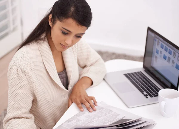 Shes Interested News Her Young Woman Sitting Her Laptop Reading — Stock Photo, Image