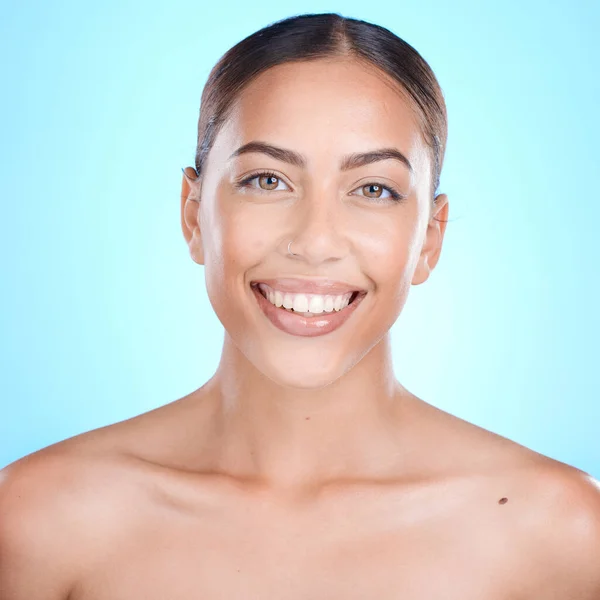 Gesichtsporträt Hautpflege Und Schönheit Der Frau Studio Isoliert Auf Blauem — Stockfoto