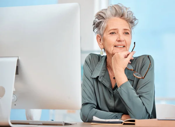 Seo Computer Senior Vrouw Digitale Marketing Denken Van Strategie Innovatie — Stockfoto