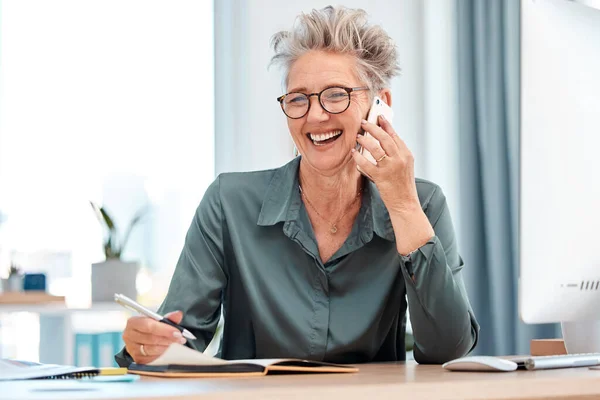 Zakelijke Vrouw Telefoongesprek Gesprek Voor Verbinding Glimlach Het Kantoor Senior — Stockfoto