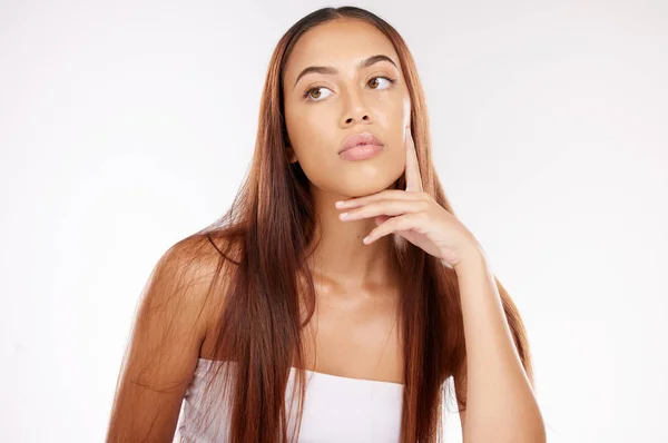Cuidado Del Cabello Pensamiento Mujer Estudio Para Belleza Maquillaje Natural — Foto de Stock