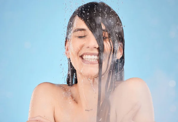 Acqua Vapore Pulizia Con Una Donna Sotto Doccia Studio Sfondo — Foto Stock