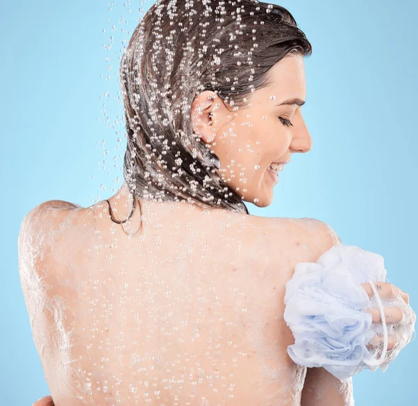 Rücken Dusche Und Frau Mit Luffa Wellness Und Wasser Für — Stockfoto