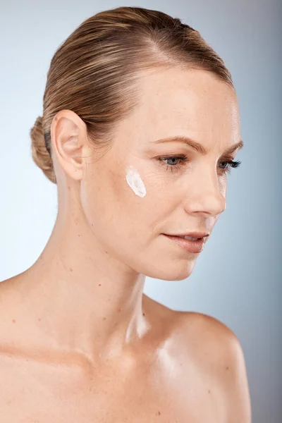 Beauty Woman Thinking Skincare Cream Face Body Care Health Cosmetic — Stock Photo, Image