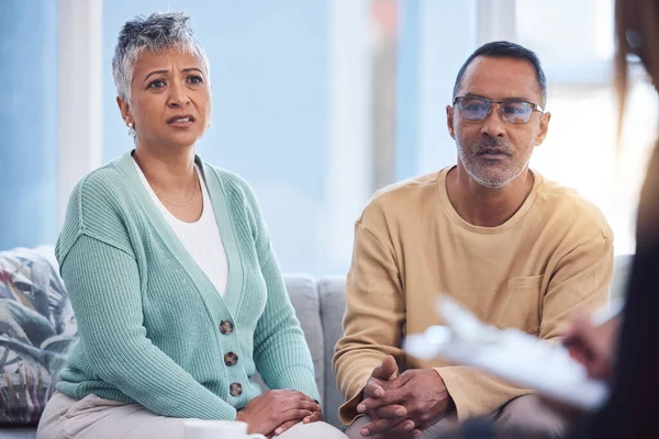 Huwelijkstherapie Consultatie Senior Koppel Met Therapeut Advies Voor Communicatie Probleem — Stockfoto