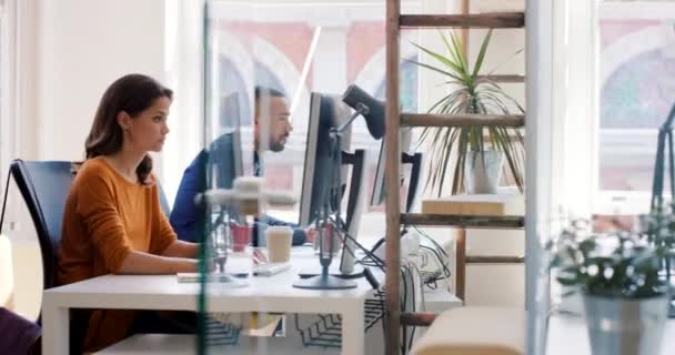 Gente Negocios Coworking Empleados Que Trabajan Oficina Marketing Digital Diseño — Vídeo de stock