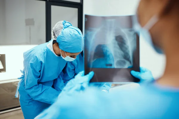 Squadra Radiografia Corpo Chirurgia Ospedale Consulenza Benessere Tumorale Rischio Emergenza — Foto Stock