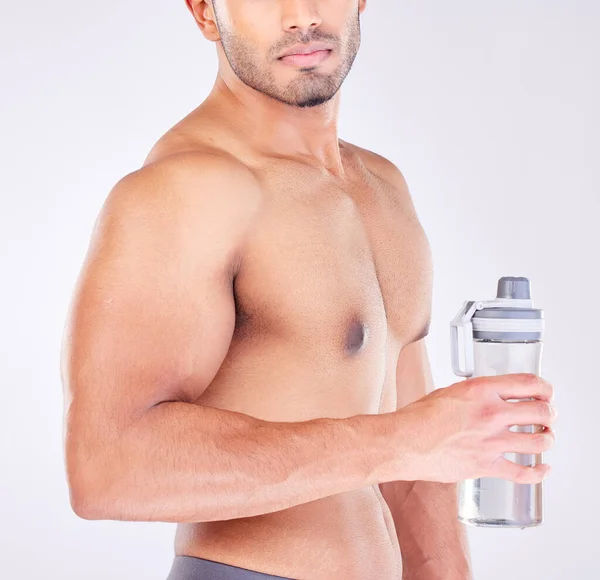 Spier Lichaam Man Met Waterfles Voor Gezondheidsoefening Personal Trainer Wellness — Stockfoto