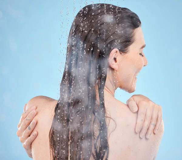 Rücken Wasser Und Frauendusche Hautpflege Und Waschen Für Wellness Körperpflege — Stockfoto