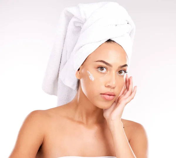 Hautpflege Gesichtscreme Und Frauenporträt Mit Lotion Für Schönheitsbehandlungen Morgendliche Badezimmer — Stockfoto
