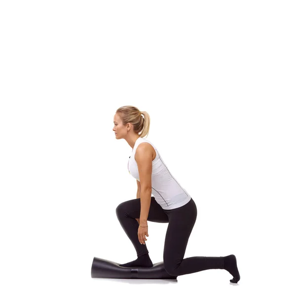 Agachar Tapete Exercícios Uma Jovem Mulher Bonita Equilibrando Seu Tapete — Fotografia de Stock