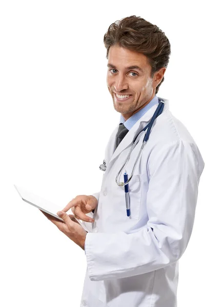 Nie Się Czym Martwić Młody Lekarz Trzymający Notatnik Uśmiechający Się — Zdjęcie stockowe