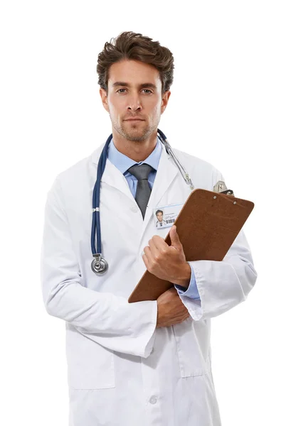 Poważnie Opiece Zdrowotnej Studio Portret Młodego Poważnie Wyglądającego Lekarza Trzymającego — Zdjęcie stockowe