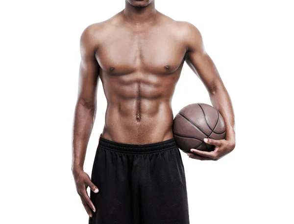 Profesyonel Bir Sporcunun Vücudu Stüdyoda Üstsüz Duran Bir Basketbolcu — Stok fotoğraf