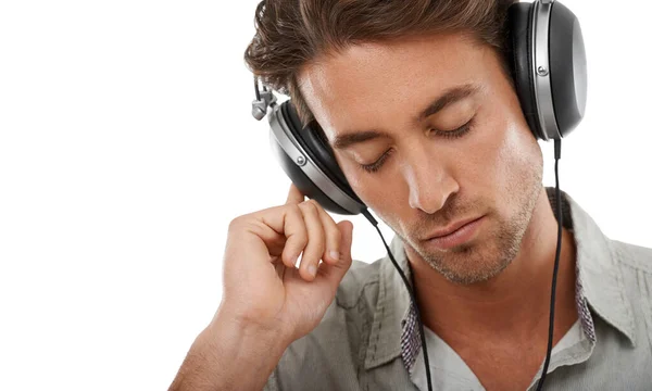 Perderse Música Joven Guapo Escuchando Música Con Los Ojos Cerrados —  Fotos de Stock