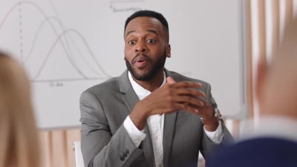 Encontro Planejamento Colaboração Com Homem Negro Negócios Sua Equipe Finanças — Vídeo de Stock