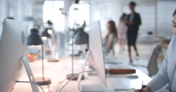 Geschäftsleute Diversität Technologie Und Coworking Büroflächen Für Digitales Marketing Werbung — Stockvideo