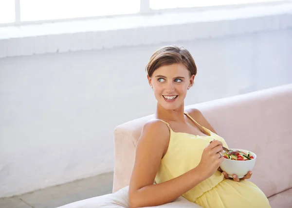 Staying Healthy Staying Happy Beautiful Pregnant Woman Relaxing Sofa While — Stock Photo, Image