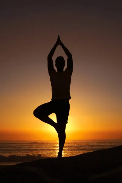 Tune Universe Silhouette Man Balancing His One Leg Sunset Background — Stock Photo, Image