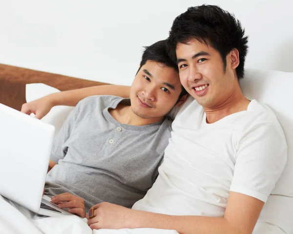 Gewoon Een Dag Samen Thuis Portret Van Een Jong Gay — Stockfoto
