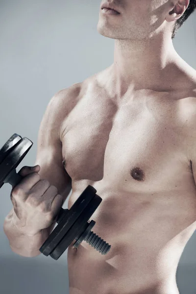 Concéntrate Los Bíceps Primer Plano Macho Masculino Levantando Pesas — Foto de Stock