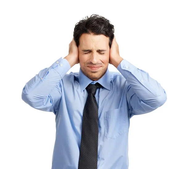 Listening Studioaufnahme Eines Gutaussehenden Geschäftsmannes Der Seine Ohren Bedeckt — Stockfoto