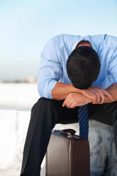 Sentir Efeitos Trabalho Estressante Homem Negócios Chateado Com Cabeça Hsi — Fotografia de Stock