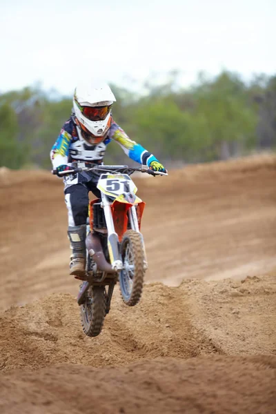 Slå Varje Ramp Med Flit Motocross Ryttare Tar Ett Litet — Stockfoto