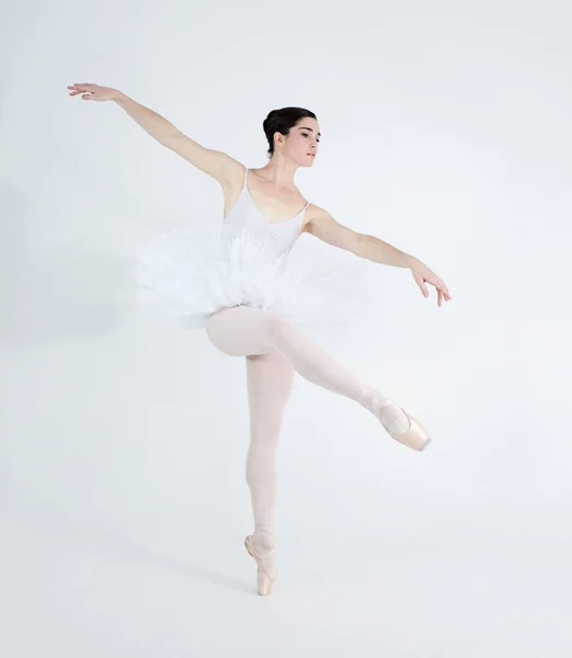 Cada Paso Expresa Amor Por Danza Elegante Bailarina Joven Bailando — Foto de Stock