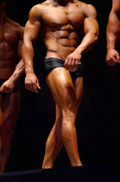Έχει Θέληση Κερδίσει Καλλιεργημένη Άποψη Μιας Ομάδας Διαγωνιζομένων Bodybuilding Κάμψη — Φωτογραφία Αρχείου