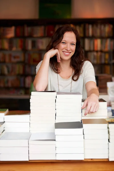 Bookstore Her Pride Joy Portrait Young Woman Leaning Stacks Books — Stock Photo, Image