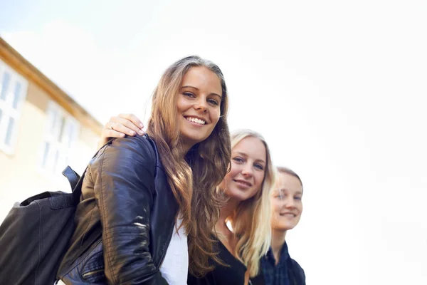 Always Together Three Teenage Girls Sitting Next Each Other — Stock Photo, Image