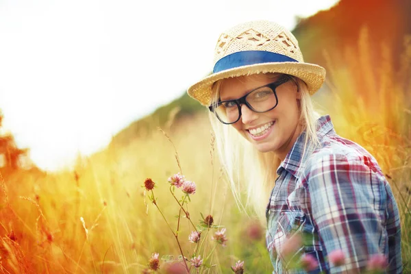 Her Happy Place Beautiful Young Hipster Field Lomo Style Photography — Stock Photo, Image