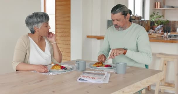 Entspannen Essen Und Gesundheit Mit Alten Paaren Und Frühstück Esstisch — Stockvideo