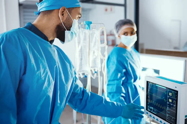 Chirurgie Équipe Machine Vérifier Lors Préparation Procédure Médicale Dans Hôpital — Photo