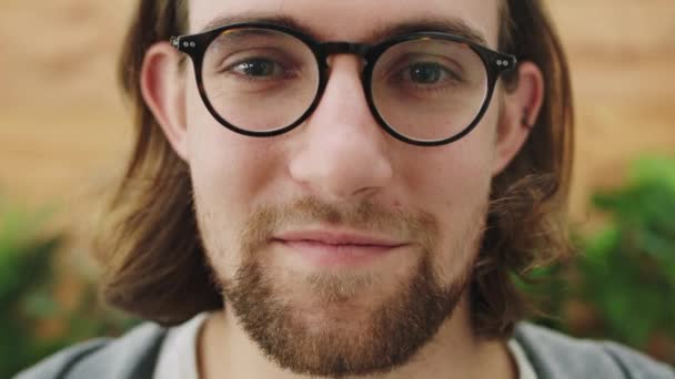 Man Ansikte Glasögon Och Arbetare Kreativt Kontor Med Vision För — Stockvideo