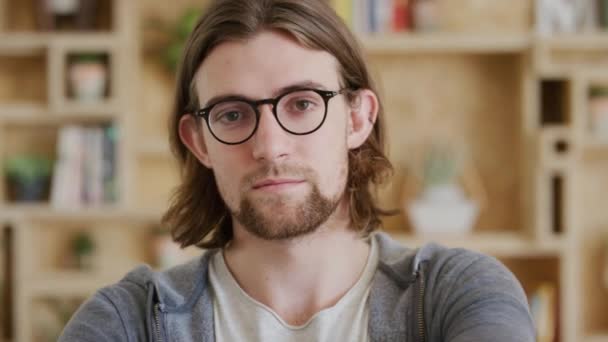 Szemüveg Kreatív Arc Üzletember Egy Irodában Reklám Munka Design Egy — Stock videók