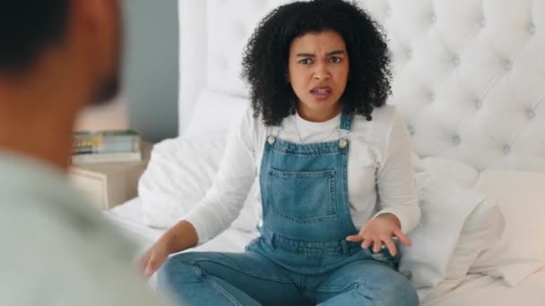 Luptă Divorț Cuplu Furios Dormitor Vorbind Despre Probleme Frustrare Stres — Videoclip de stoc