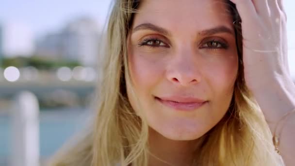 Šťastný Úsměv Tvář Ženy Pláži Pro Cestovní Destinaci Letní Prázdniny — Stock video