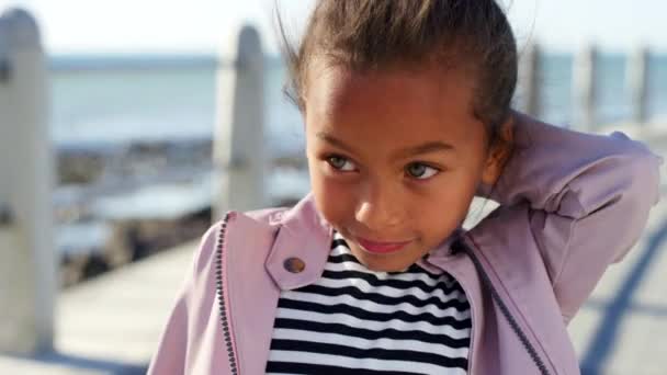 Twarz Dziecko Dziewczyna Plaży Wakacjach Wakacjach Lub Letniej Wycieczce Podróż — Wideo stockowe