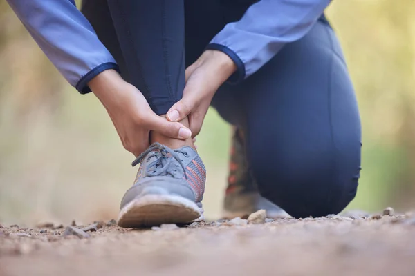 Koşu Ayak Bileği Ağrısı Sakatlık Eğitim Koşu Dayanıklılık Için Doğa — Stok fotoğraf