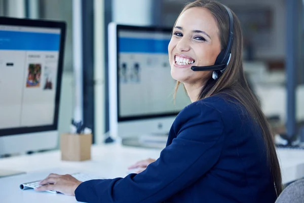 Call Center Portrait Woman Computer Screen Telemarketing Virtual Assistant Website — Stock Photo, Image