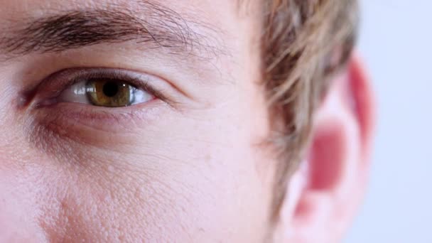 Моргните Глаза Зрение Шоком Человека Радужной Оболочки Глаза Зрения Фокус — стоковое видео