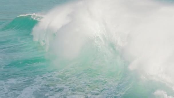 Φόντο Παραλία Και Μεγάλα Κύματα Στη Θάλασσα Τον Ωκεανό Και — Αρχείο Βίντεο