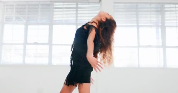 Танцы Танцы Фитнес Женщиной Тренировки Танцевального Конкурса Студии Творческие Самбой — стоковое видео