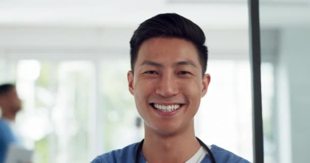 Азіатський Чоловік Обличчя Лікар Посміхаються Охорони Здоров Бачення Або Кар — стокове відео