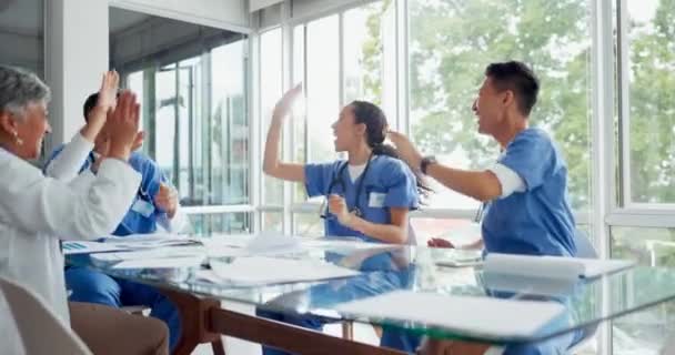 Equipe Médicos Celebração Reunião Hospitalar Formação Equipe Parabéns Clínica Grupo — Vídeo de Stock