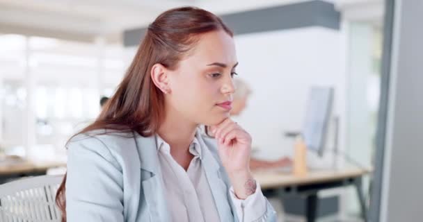 Oficina Mujer Trabajo Negocios Computadora Haciendo Investigación Propuesta Negocio Lectura — Vídeos de Stock