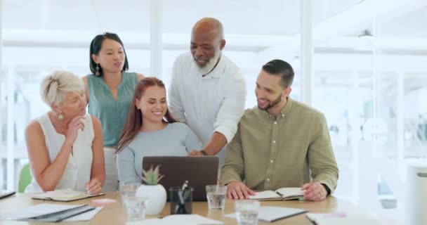 Teamwork Samenwerking Diversiteit Laptoppresentatie Kantoor Van Marketing Reclame Designbedrijf Groepsidee — Stockvideo