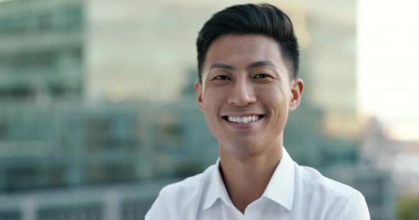 城市商人的快乐 微笑和脸庞 以寻求管理 领导或远见 行政和未来 亚洲员工的形象在创业 事业或目标的巅峰 — 图库视频影像